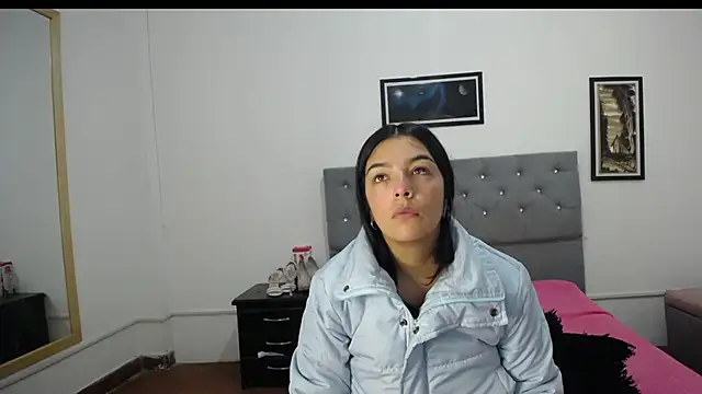 Esmeraldaa- online show from September 22, 2025, 3:45 am