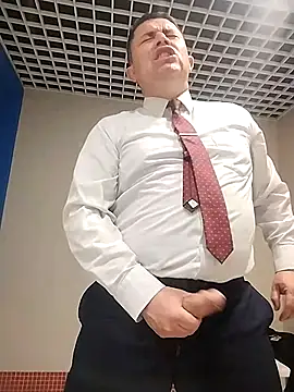 BigCristh79 online show from December 3, 2025, 2:23 am