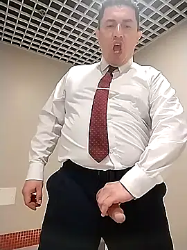 BigCristh79 online show from September 12, 2025, 5:29 am