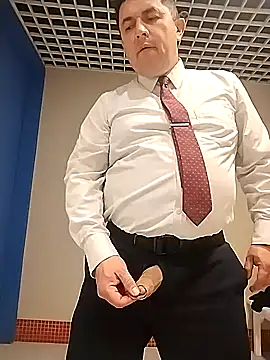 BigCristh79 online show from October 4, 2025, 2:13 am