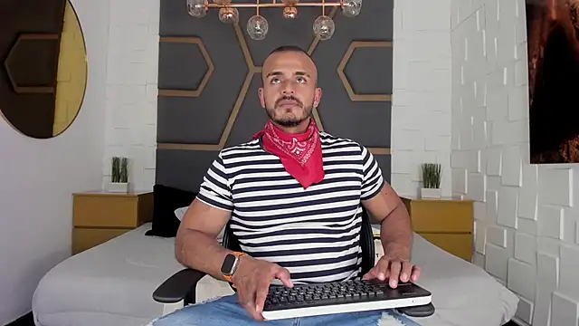 magnusclark online show from September 16, 2025, 5:58 pm