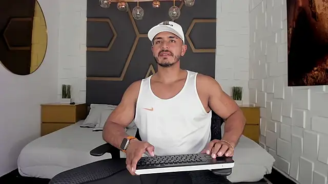 magnusclark online show from September 15, 2025, 6:19 pm