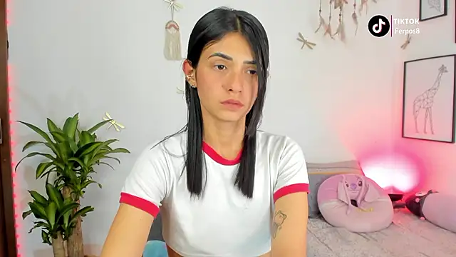 princessluna 19 online show from February 6, 2026, 7:10 pm