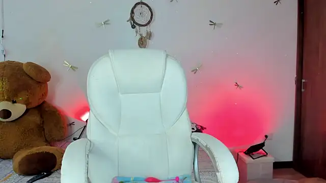 princessluna 19 online show from September 27, 2025, 9:10 pm