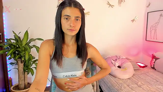 princessluna 19 online show from March 27, 2026, 8:21 pm