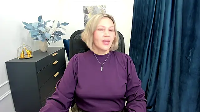 NinaStarle online show from October 11, 2025, 4:46 am