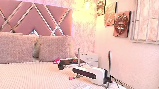 Aliice1  online show from September 23, 2025, 6:15 pm