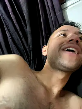 Michaell Spinelly online show from November 7, 2025, 9:08 pm