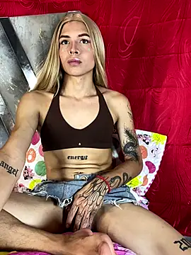 doll celestets online show from October 5, 2025, 3:36 pm