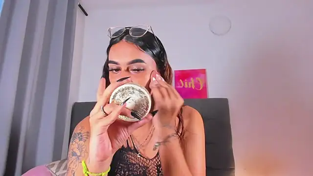 Camila hot ts online show from September 20, 2025, 10:37 pm