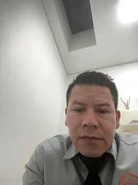 Manu0586 online show from February 1, 2026, 5:06 am