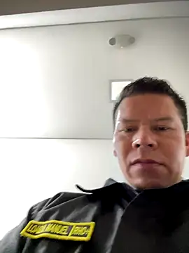 Snapshot of Manu0586 chatting on October 29, 2025, 12:20 am Manu0586 online show from October 29, 2025, 12:20 am