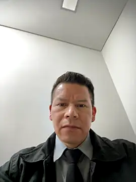 Snapshot of Manu0586 chatting on October 4, 2025, 4:47 am Manu0586 online show from October 4, 2025, 4:47 am