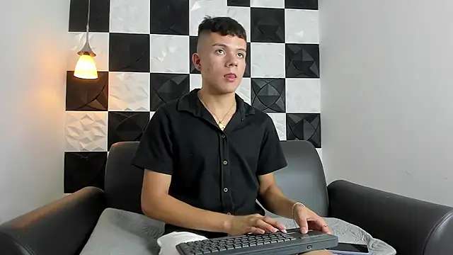 Snapshot of AndyFame1 chatting on September 22, 2025, 7:09 pm AndyFame1 online show from September 22, 2025, 7:09 pm