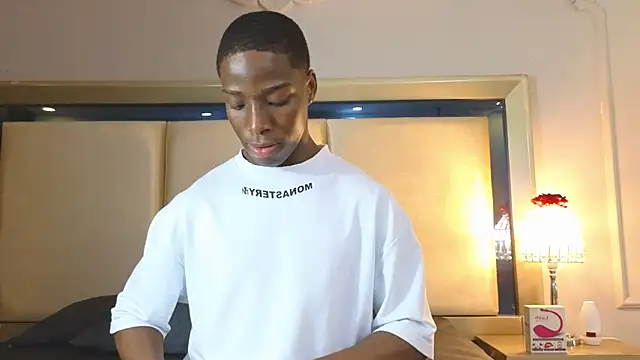 CharlesBrown  online show from October 16, 2025, 12:13 pm