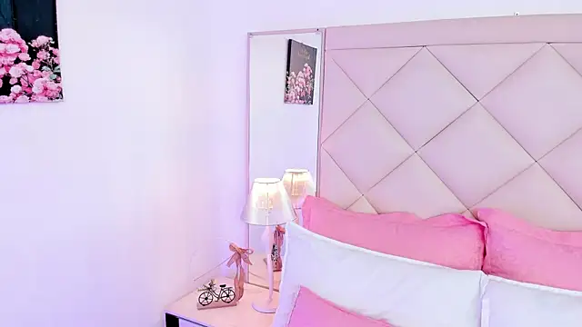 Snapshot of LilBoonew chatting on November 21, 2025, 12:48 pm LilBoonew online show from November 21, 2025, 12:48 pm