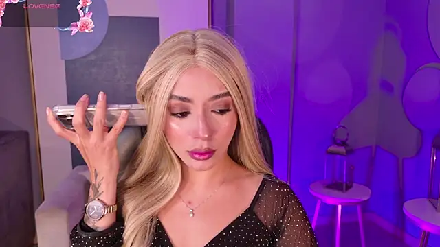 IsabellaMoreau online show from July 15, 2026, 8:38 pm