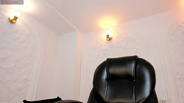 IsabellaMoreau online show from June 16, 2026, 7:58 pm
