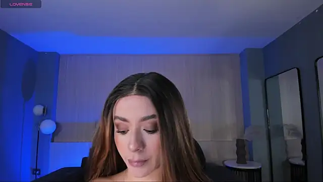 IsabellaMoreau online show from July 2, 2026, 8:04 pm