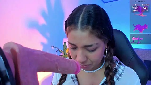 Snapshot of giselle_upp chatting on November 30, 2025, 4:46 am giselle upp online show from November 30, 2025, 4:46 am