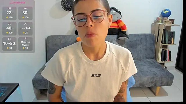 Snapshot of natt_op chatting on October 6, 2025, 12:12 am natt op online show from October 6, 2025, 12:12 am