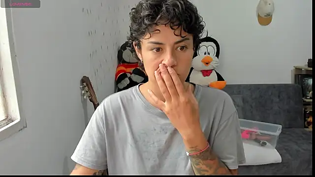 Snapshot of natt_op chatting on April 17, 2026, 3:37 pm natt op online show from April 17, 2026, 3:37 pm