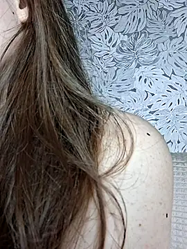 Olivia OliV online show from April 21, 2026, 2:51 am