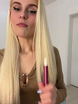 SelenaDaze online show from March 26, 2026, 5:06 am