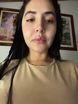 Snapshot of oh_nina chatting on May 27, 2026, 11:56 pm oh nina online show from May 27, 2026, 11:56 pm