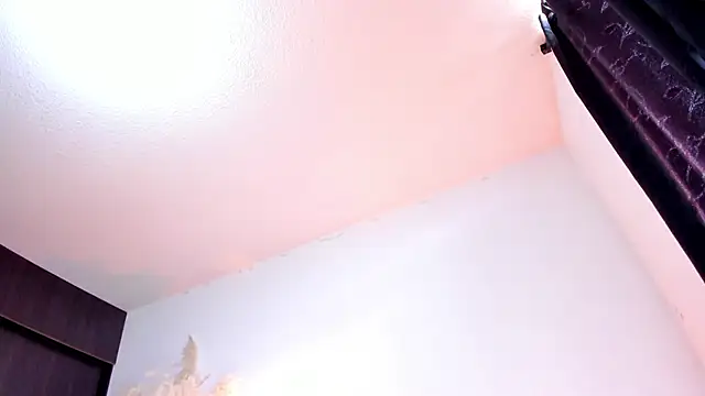 JulietaDavis online show from October 16, 2025, 9:12 pm