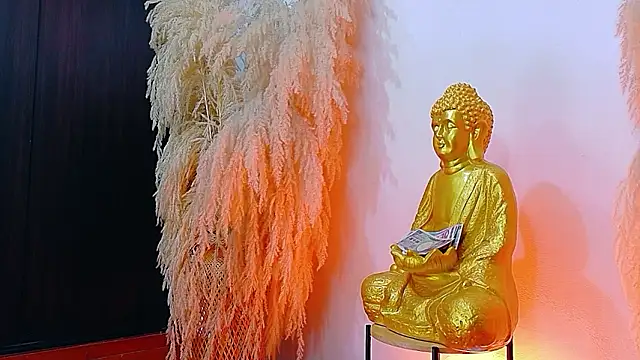 JulietaDavis online show from March 6, 2026, 9:37 am