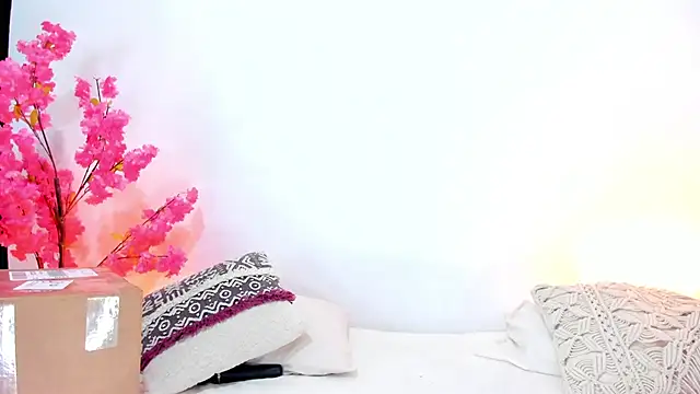 JulietaDavis online show from September 30, 2025, 6:08 am