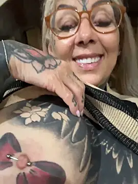 amada39 online show from November 3, 2025, 6:18 am