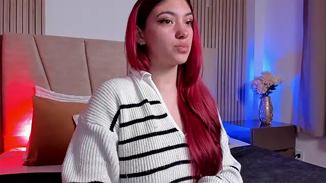 Victoria Beaumont online show from November 15, 2025, 11:58 am