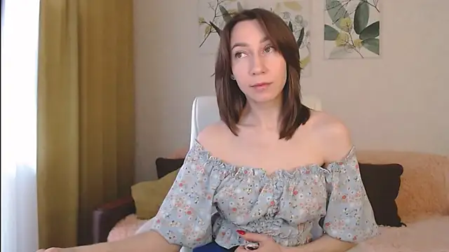 GoodGlamorGirl online show from February 12, 2025, 5:05 am