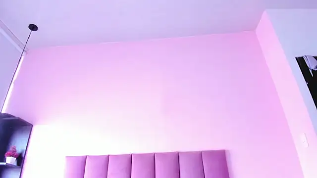 violet myerrs online show from September 17, 2025, 1:24 pm