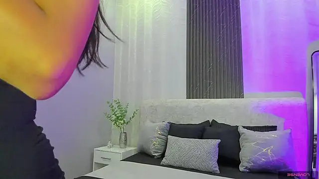 Snapshot of zoe_martins_ chatting on July 8, 2026, 5:35 pm zoe martins online show from July 8, 2026, 5:35 pm