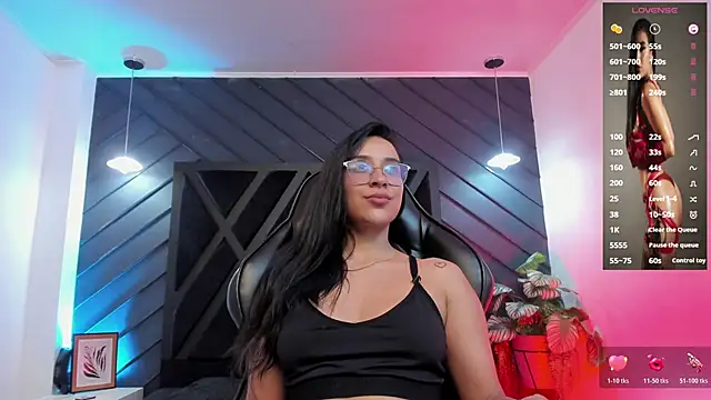 zoe martins  online show from December 15, 2025, 5:52 pm