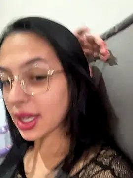 jujuarantes  2025 online show from November 12, 2025, 3:27 pm