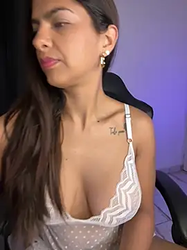 Snapshot of chicachocolate01 chatting on April 26, 2026, 8:11 am chicachocolate01 online show from April 26, 2026, 8:11 am