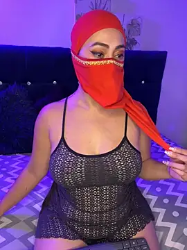 Aisha Malek online show from November 28, 2025, 8:42 pm