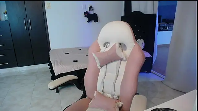 Elizabeth rose02 online show from October 9, 2025, 11:27 pm