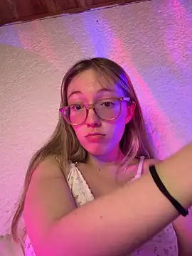 ReenKitty online show from March 27, 2026, 8:26 am