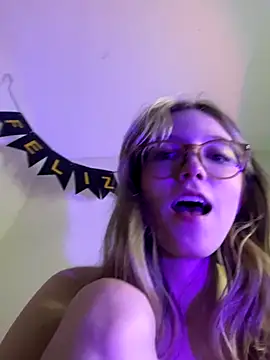 ReenKitty online show from October 11, 2025, 7:53 am