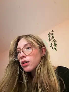 ReenKitty online show from November 29, 2025, 5:18 am