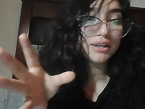 Snapshot of creepyh0e_ chatting on June 11, 2026, 2:53 am creepyh0e online show from June 11, 2026, 2:53 am