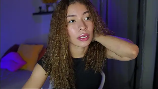 Snapshot of isabella-garcia- chatting on October 28, 2025, 12:55 am isabella-garcia- online show from October 28, 2025, 12:55 am