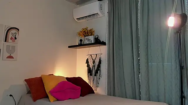 Snapshot of isabella-garcia- chatting on September 28, 2025, 8:38 pm isabella-garcia- online show from September 28, 2025, 8:38 pm