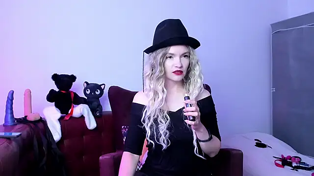 Snapshot of Katherine_Twilight chatting on September 18, 2025, 3:37 pm Katherine Twilight online show from September 18, 2025, 3:37 pm