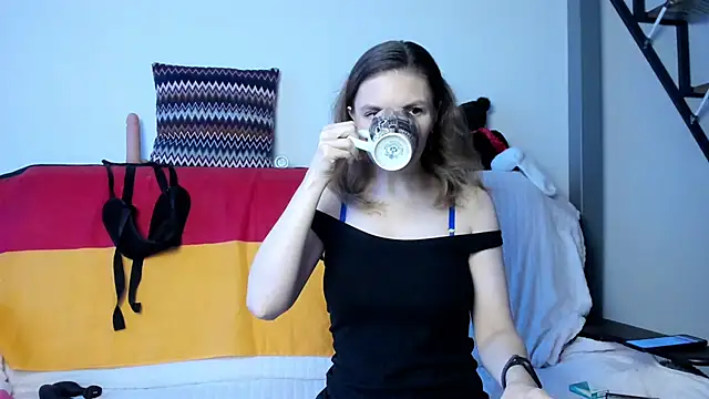 Snapshot of Katherine_Twilight chatting on December 15, 2024, 7:13 am Katherine Twilight online show from December 15, 2024, 7:13 am